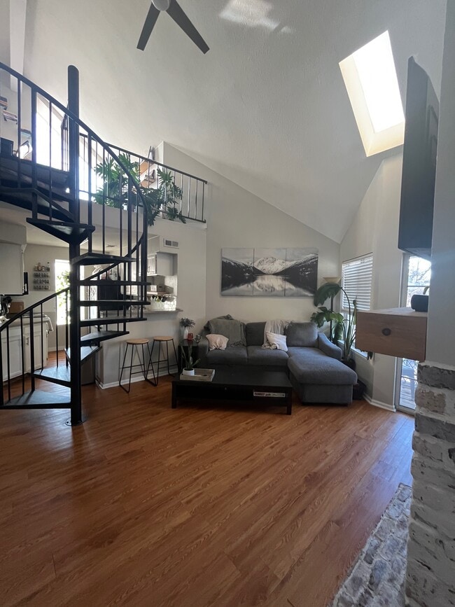 Primary Photo - 13742 E Lehigh Ave