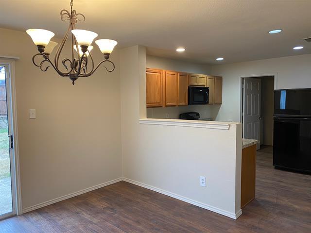 Building Photo - 10504 Park City tr