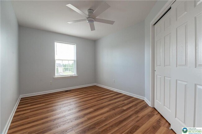 Building Photo - 835 Spring White Dr