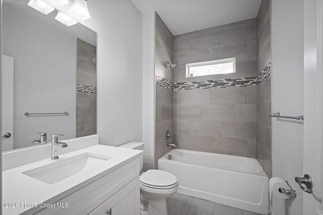 Building Photo - 330 San Marino Rd SW
