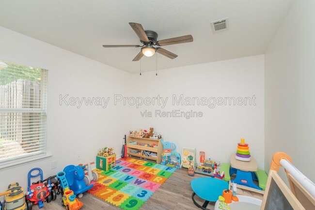 Building Photo - 3128 Alexandria Dr