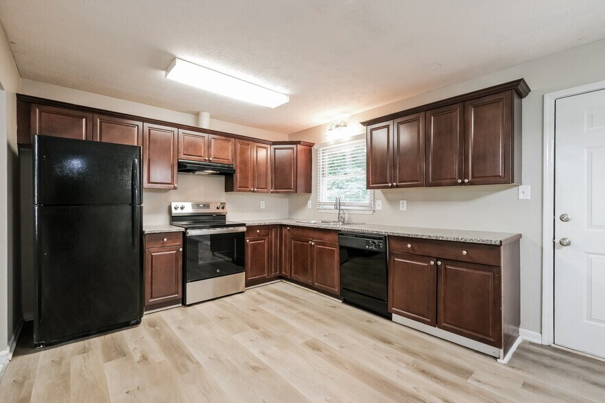 Building Photo - 1695 Lawrenceville-Suwanee Rd
