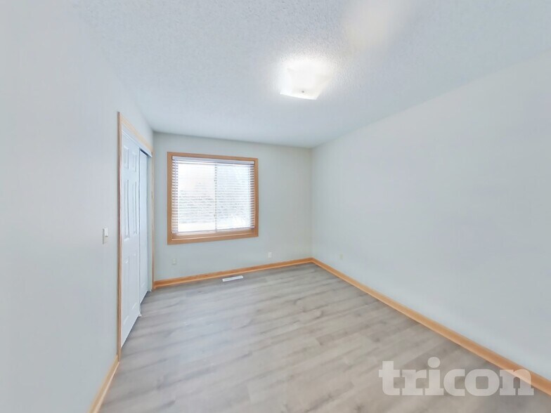 Building Photo - 4845 Orleans Ln N