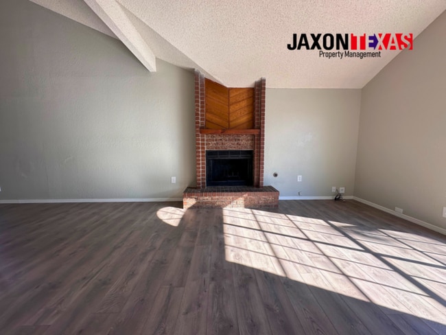 Building Photo - 1535 Rebecca Ann Dr