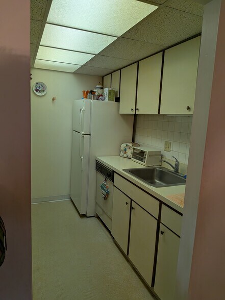 Building Photo - 33 W Chester Pike