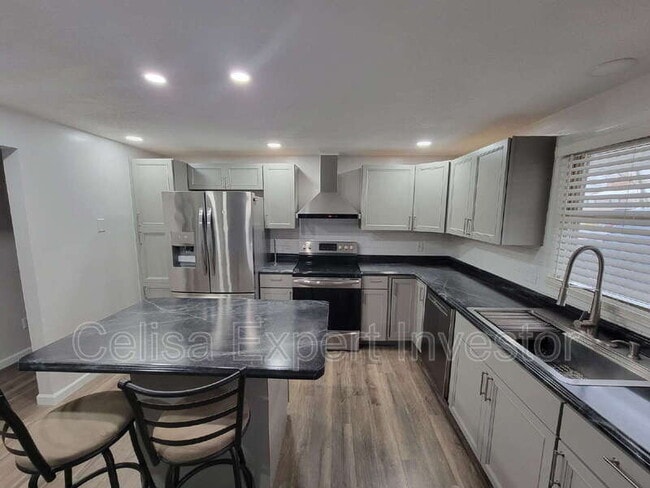 Building Photo - 5008 Firwood Dr