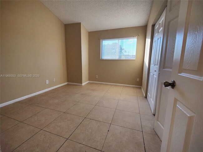 Building Photo - 3441 NW 44th St