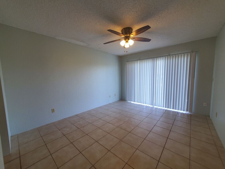 Building Photo - 1 MONTH FREE: SW Area 2/2 on a Fresh water canal - Water included