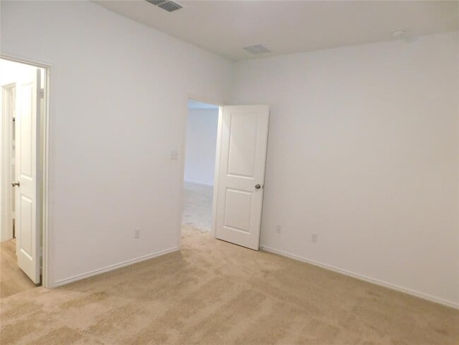 Building Photo - 340 The Bad Wy