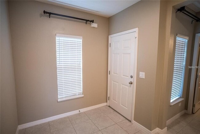 Building Photo - 131 Primrose Dr