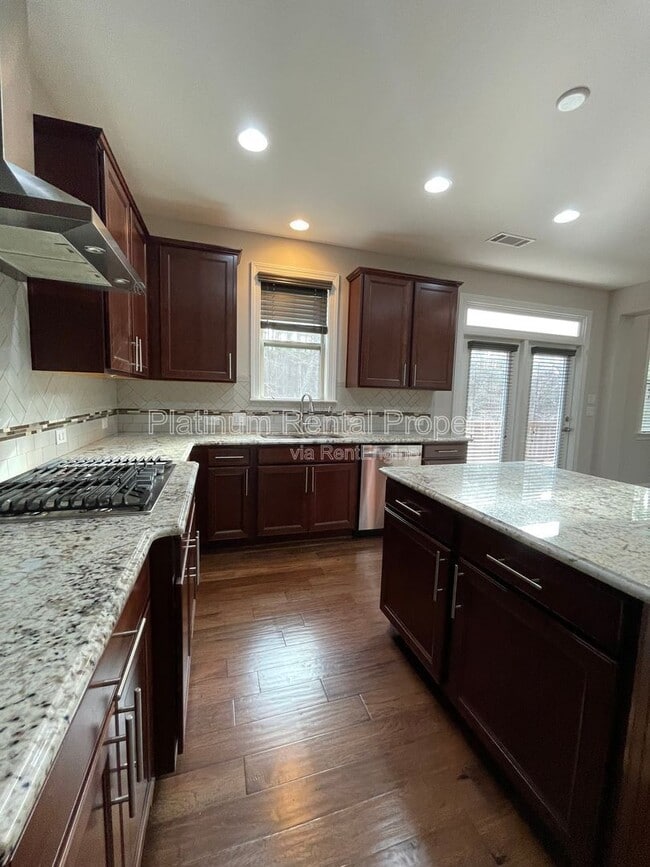 Building Photo - 600 Belton Ct