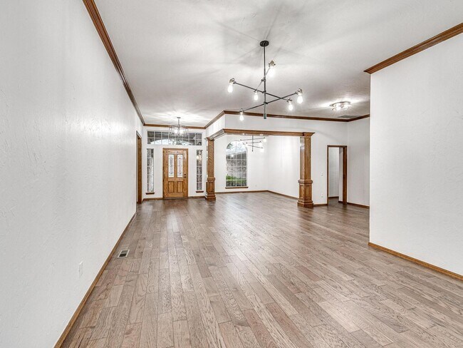 Building Photo - 4 Bedrooms - 3 Bathrooms - 3 Car Garage - ...
