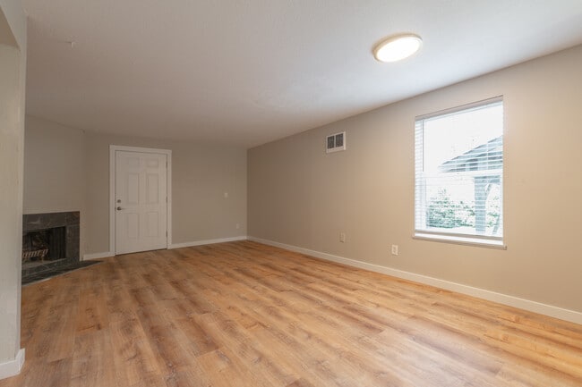 Building Photo - 12387 SW Walnut St