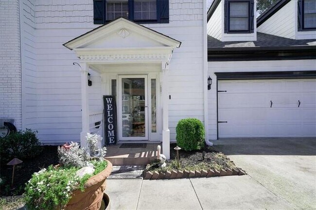 Building Photo - 4 bedroom house in Lawrenceville with cozy...