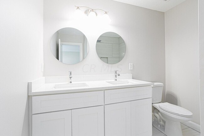 Building Photo - Townes of West Albany