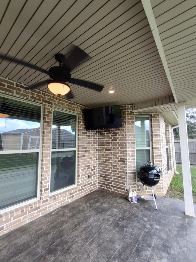Building Photo - 6790 Woodridge Drive