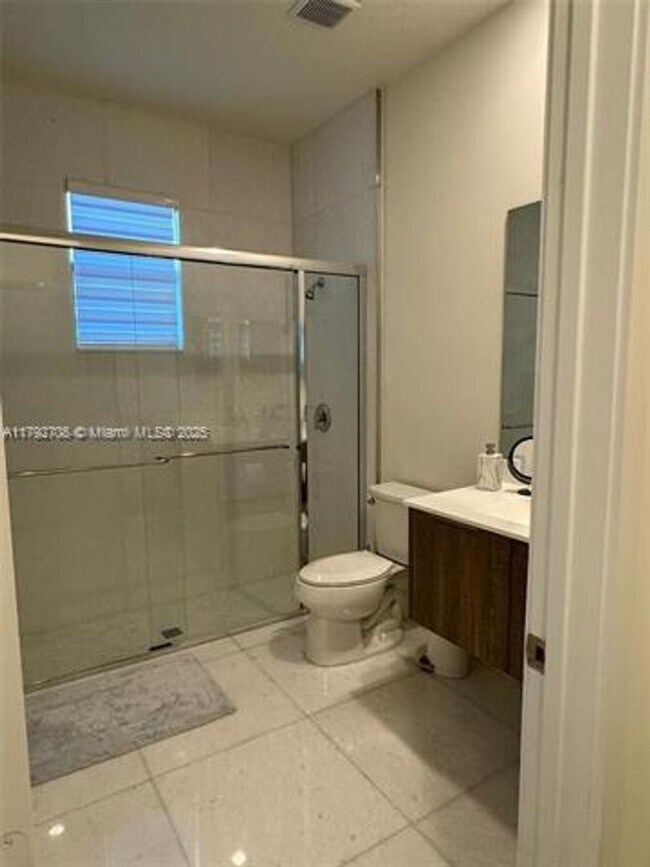 Building Photo - 10376 NW 76th Terrace