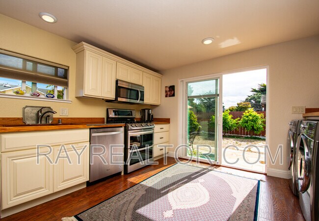 Building Photo - 40 Encina Ave