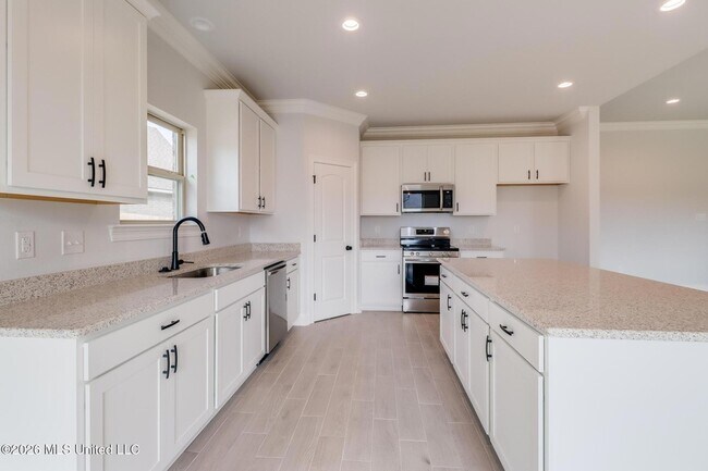 Building Photo - 15234 High Point Dr