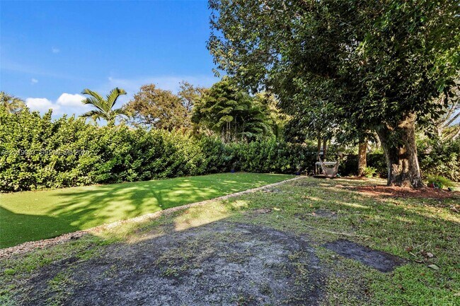 Building Photo - 7975 Sunset Dr