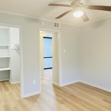 Building Photo - 301 Tri City Beach Rd