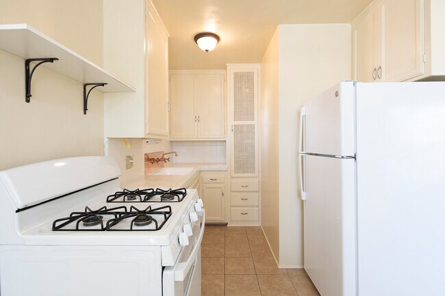 Building Photo - Palms Apartments