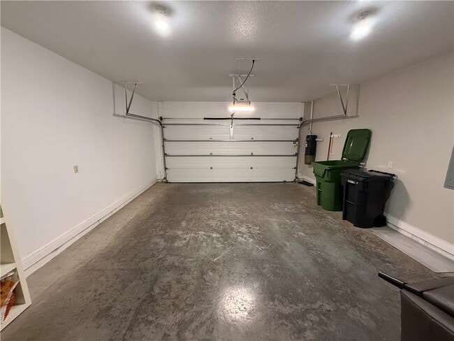 Building Photo - 6665 W Valley View Rd