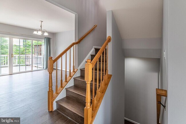 Building Photo - 24635 Kings Canyon Square