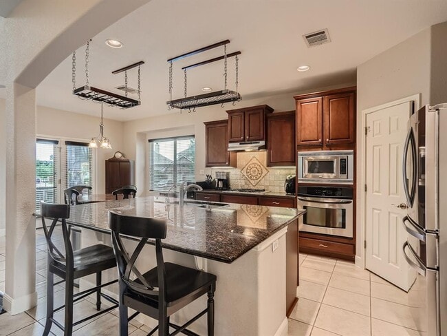 Building Photo - 2601 Sixpence Ln