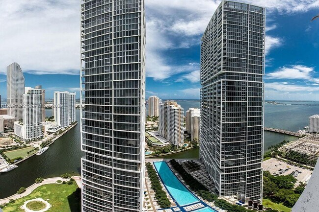 Building Photo - 485 Brickell Ave
