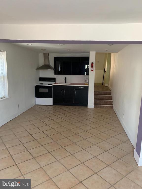 Building Photo - 107 N 6th St