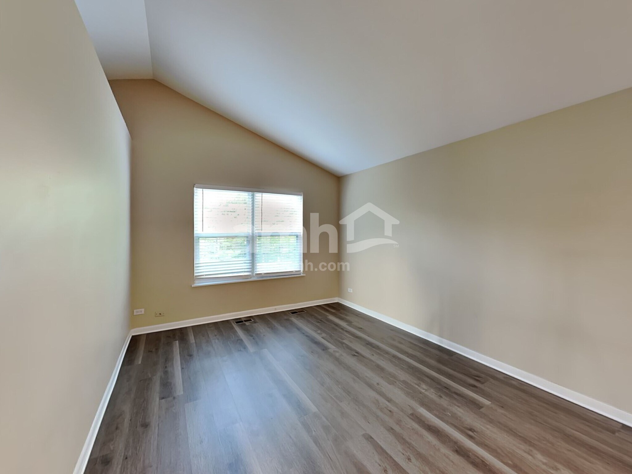 Building Photo - 2387 N Lancaster Ln