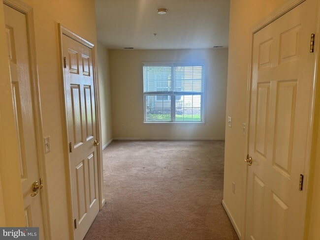 Building Photo - 113 Kyle Way