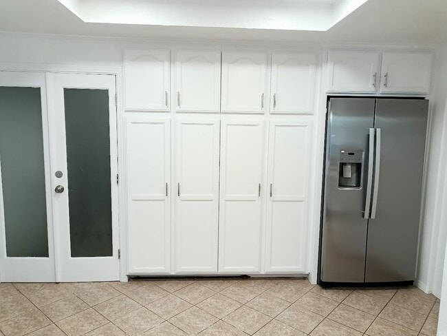 Building Photo - 1620-1624 York Dr