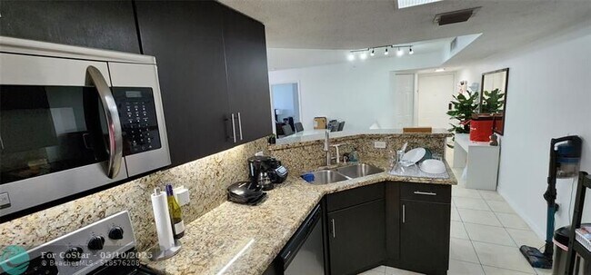 Building Photo - 5005 Wiles Rd