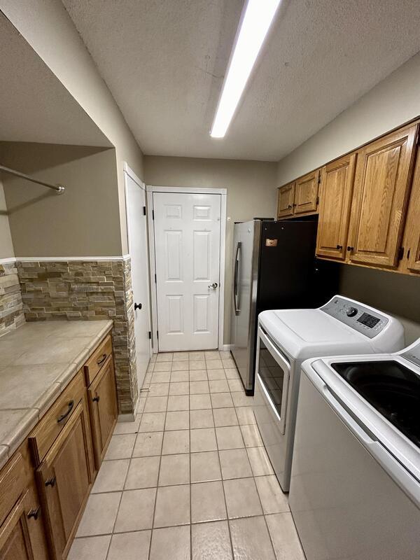 Building Photo - 218 Yellow Pine Ct