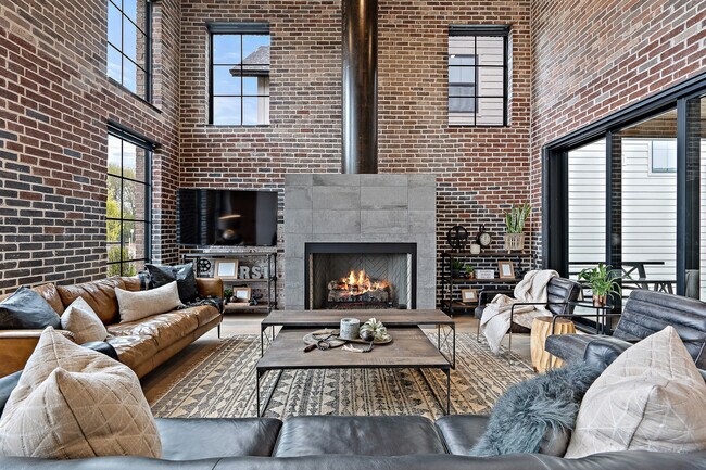 Building Photo - 2526 W Rustic Frg St
