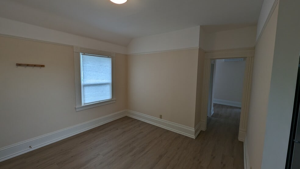 Dining - 4049 Latona Avenue NE