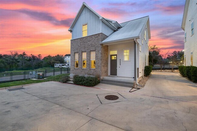 Building Photo - 4400 Night Owl Ln