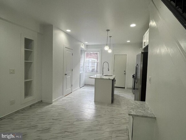 Building Photo - 5928 Chancellor St