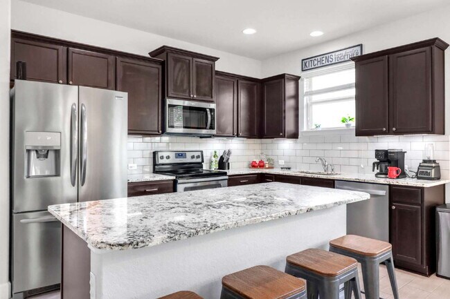Building Photo - "Charming 3-Bedroom San Antonio Home with Granite Elegance - 1854 Sq Ft of Comfort!"