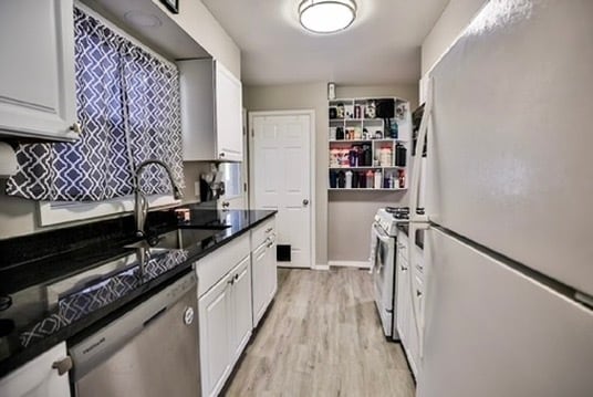 Building Photo - 8534 Morton Ave