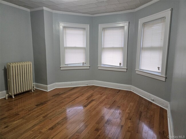 Building Photo - 92 Wavecrest St