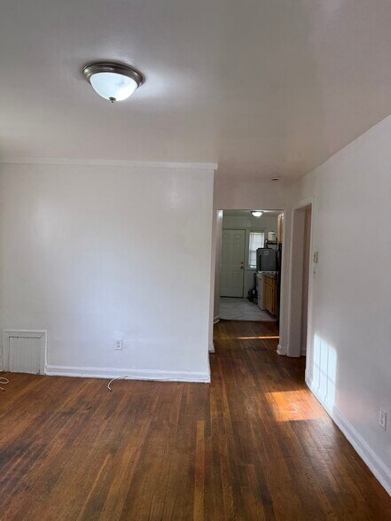 Building Photo - 4520 Eads St NE