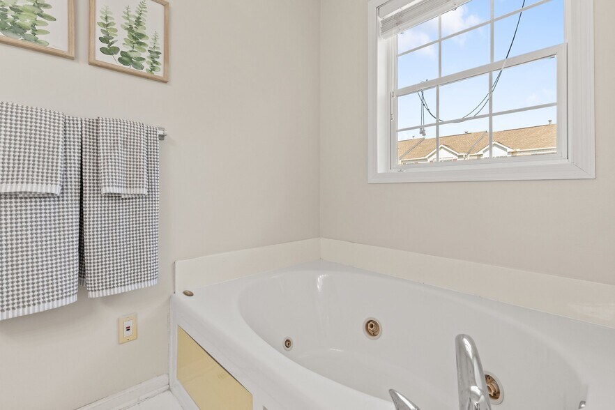 Building Photo - 15734 Porchlight Ln