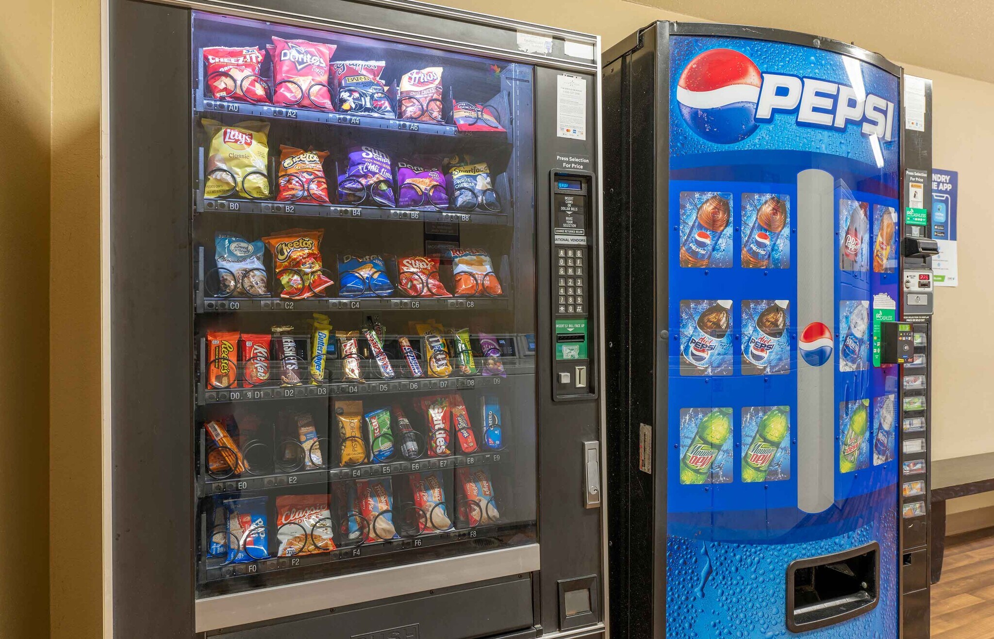 Building Photo - Furnished Studio-Cincinnati - Blue Ash - Kenwood Road