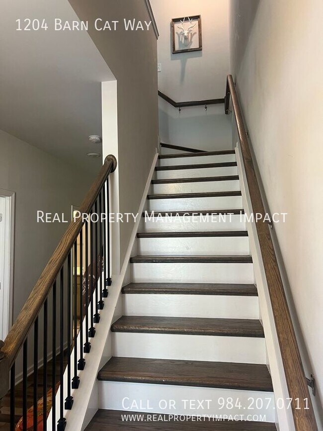 Building Photo - 1204 Barn Cat Way