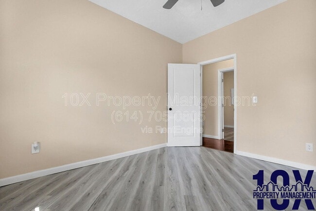 Building Photo - 1652 Summit St