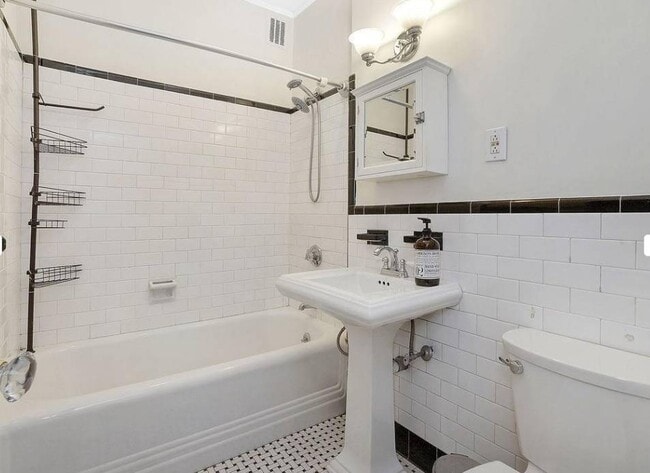 Building Photo - 94 Naples Rd