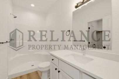Building Photo - 5301 N Pinecrest Ct